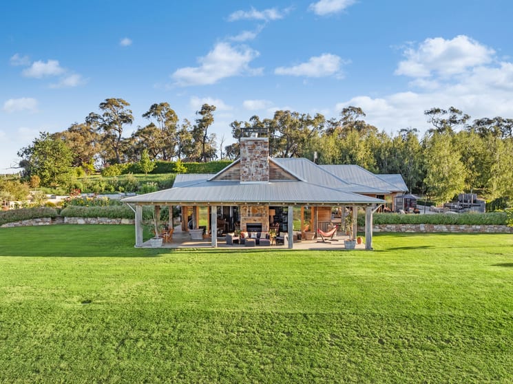 Click to view all images 603 Emu Swamp Road Orange NSW 2800 - Image 3