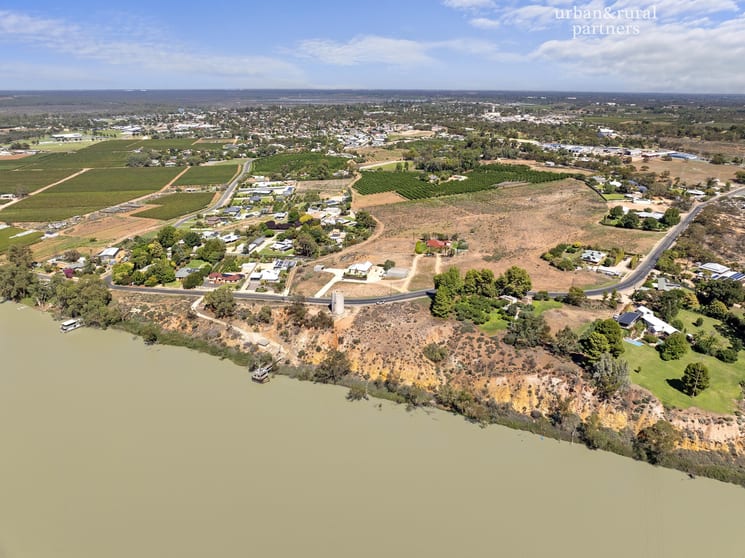 Click to view all images 429 Riverview Drive Berri SA 5343 - Image 1