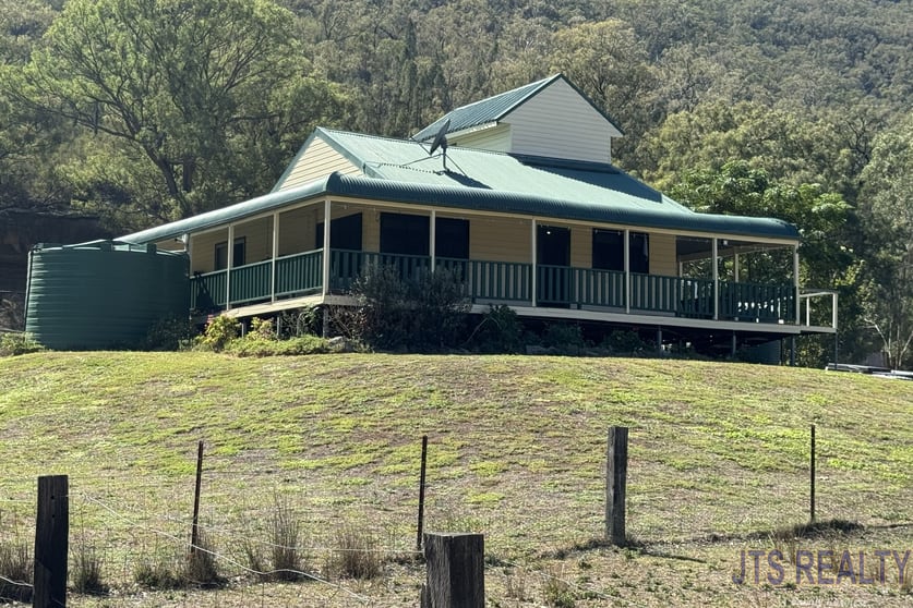 Click to view all images 132 Giants Creek Road Giants Creek NSW 2328 - Image 3