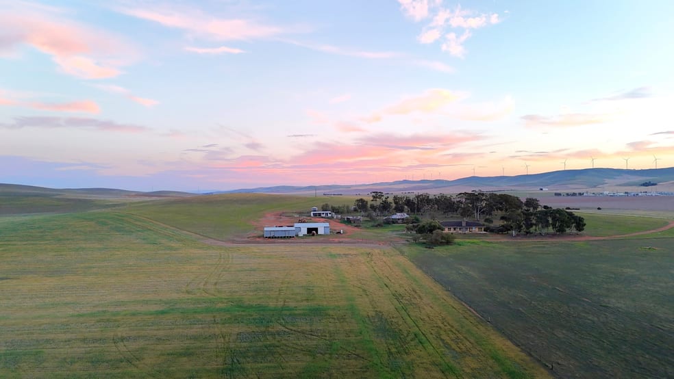 Click to view all images 4087 Booborowie Rd Hallett SA 5419 - Image 2