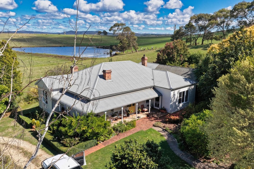 Click to view all images 985 Ferny Hill Road Bridport TAS 7262 - Image 2