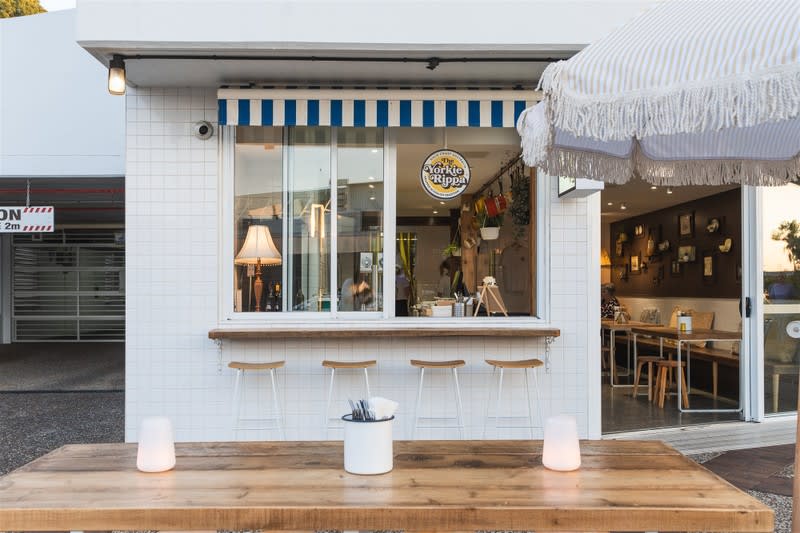 Takeaway Food  business for sale in Mermaid Beach - Image 2