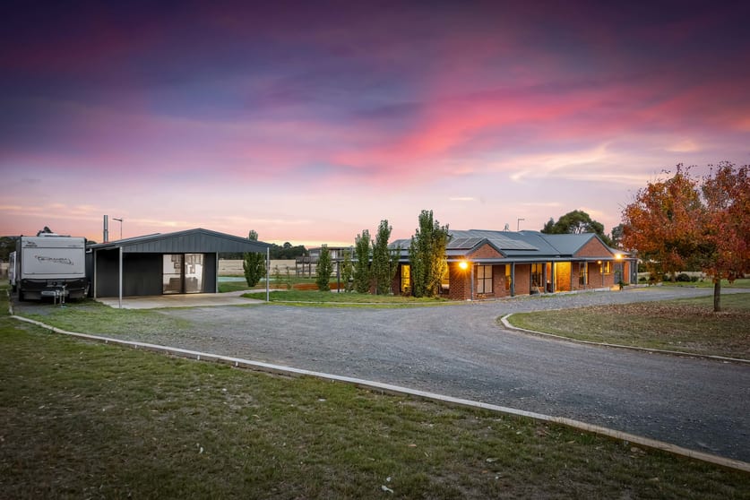 Click to view all images 211 Tom Jones Road Ross Creek VIC 3351 - Image 2