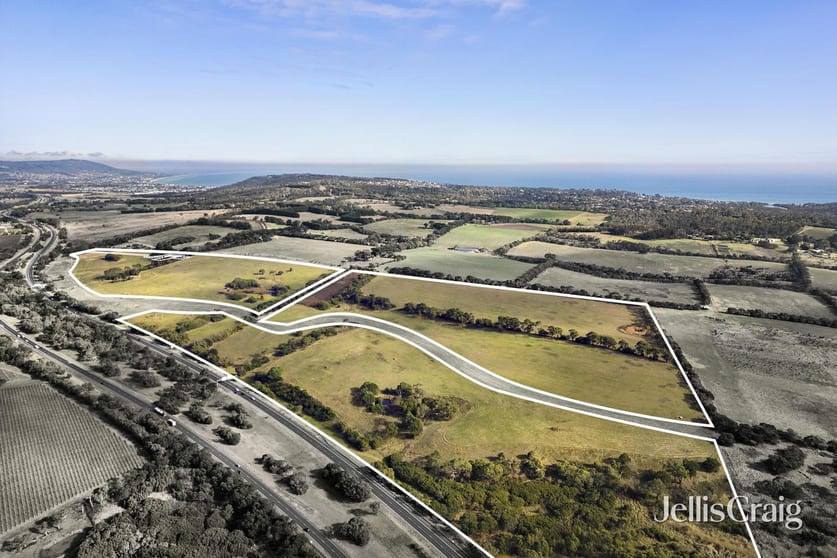 Click to view all images 145 Range Road Mount Martha VIC 3934 - Image 1