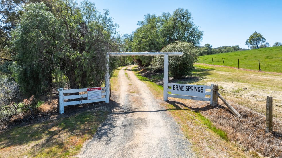 Click to view all images 833 Walla Walla Jindera Road Walla Walla NSW 2659 - Image 2