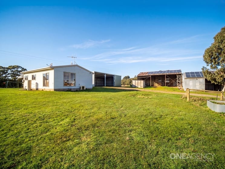 Click to view all images 211 West Calder Road Calder TAS 7325 - Image 3