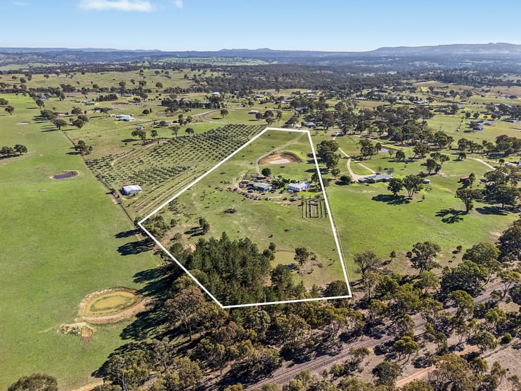 Click to view all images 110 Acacia Drive Rylstone NSW 2849 - Image 2
