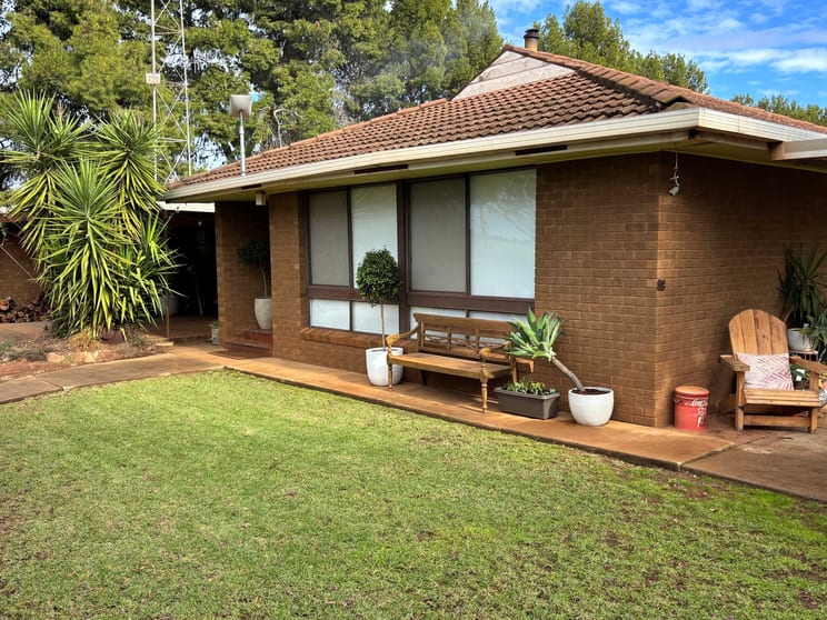 Click to view all images Burley Griffin Way Barellan NSW 2665 - Image 3