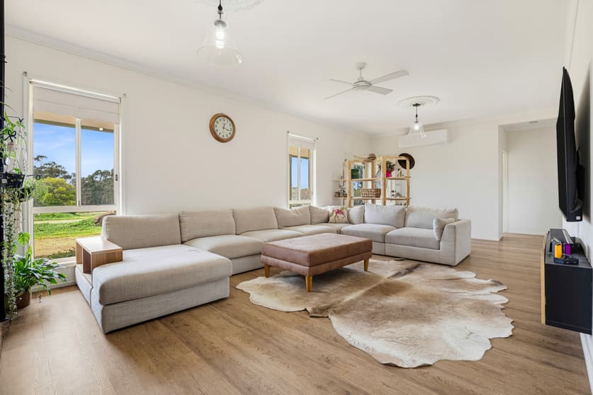 Click to view all images 356 Scenic Rd Dunolly VIC 3472 - Image 3