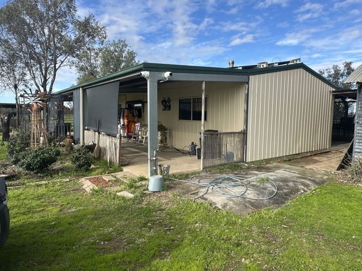 Click to view all images 4889 Castlereagh Highway Gulargambone NSW 2828 - Image 1