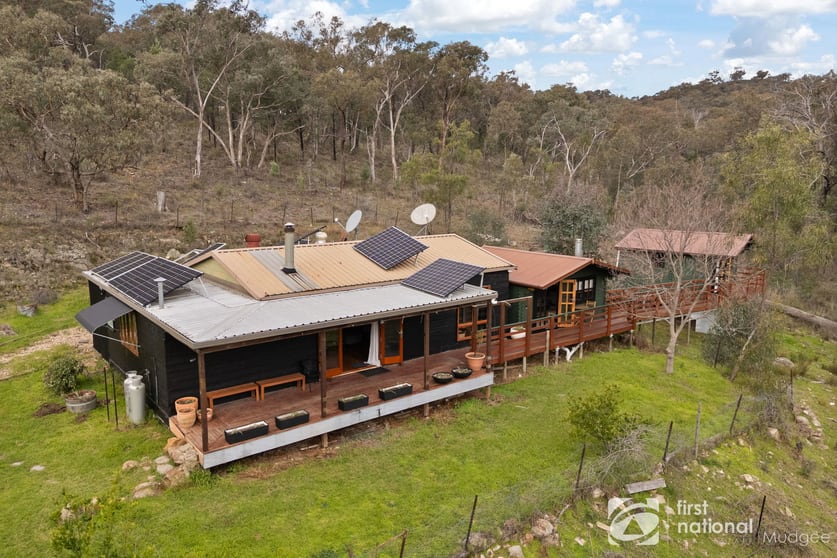 Click to view all images 24 Charles Road Mudgee NSW 2850 - Image 2