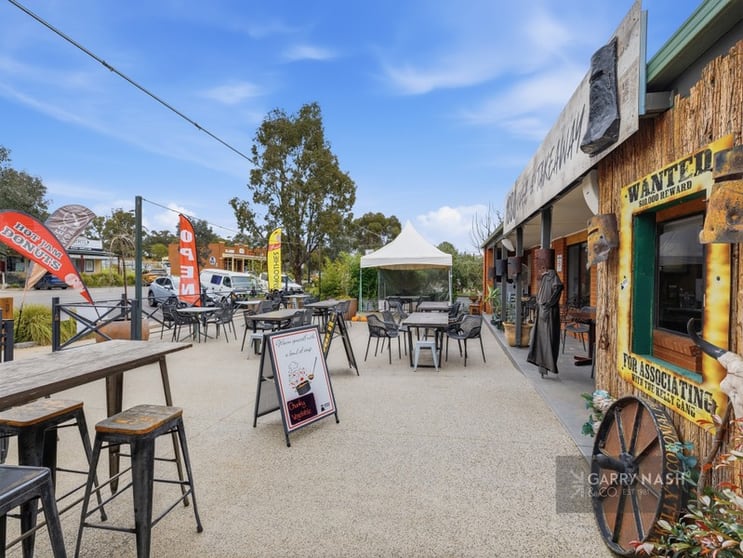 Click to view all images 39 Gladstone Street Glenrowan VIC 3675 - Image 2
