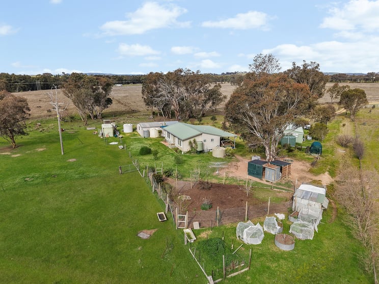 Click to view all images 125 Holleys Lane Gulgong NSW 2852 - Image 2