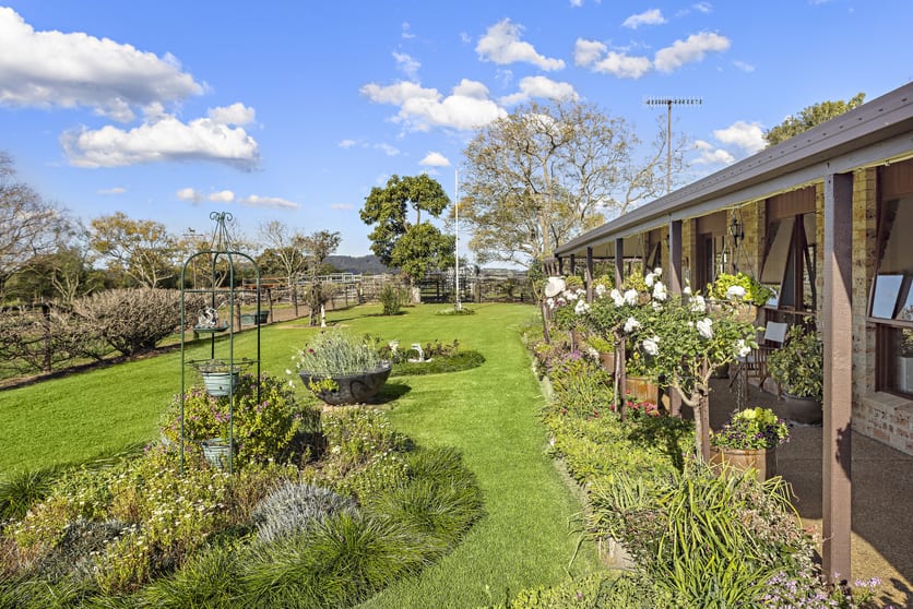Click to view all images 21 Croziers Road Jaspers Brush NSW 2535 - Image 2