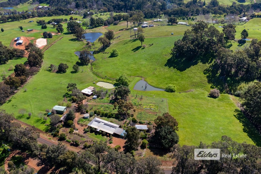 Click to view all images 79 Lukis Street Balingup WA 6253 - Image 2
