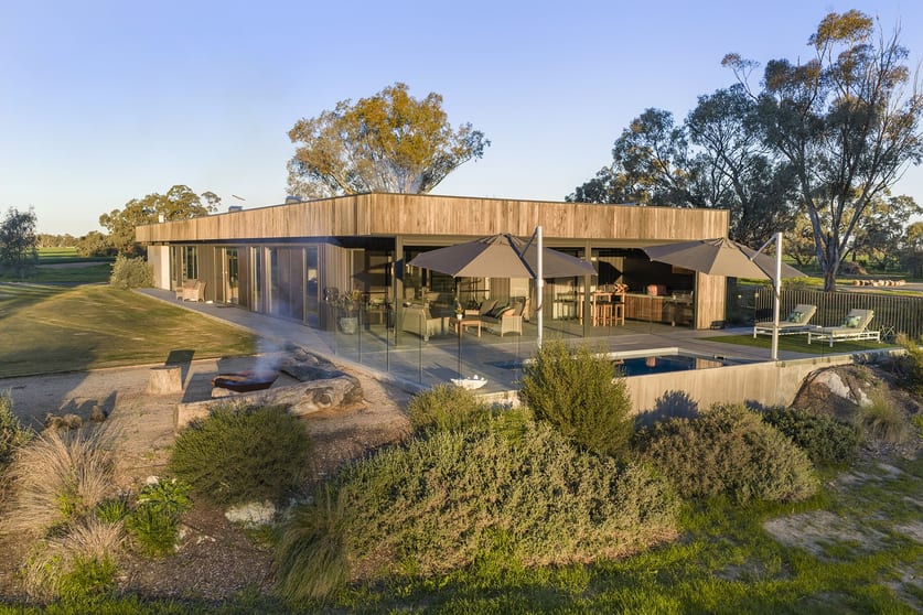 Click to view all images 251 Fulham Road Torrumbarry VIC 3562 - Image 1