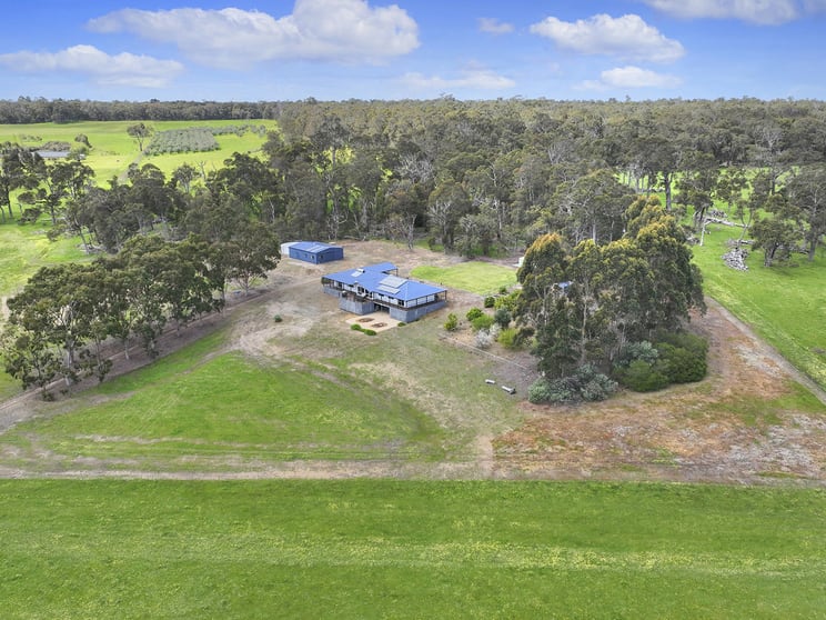 Click to view all images 1472 Osmington Road Osmington WA 6285 - Image 1