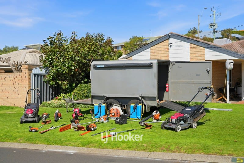 Click to view all images (business) Lawn Mowing & Garden Business Opportunity Bunbury WA 6230 - Image 1