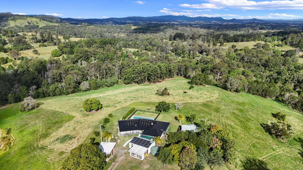 Click to view all images 1021 Tin Can Bay Road Canina QLD 4570 - Image 3