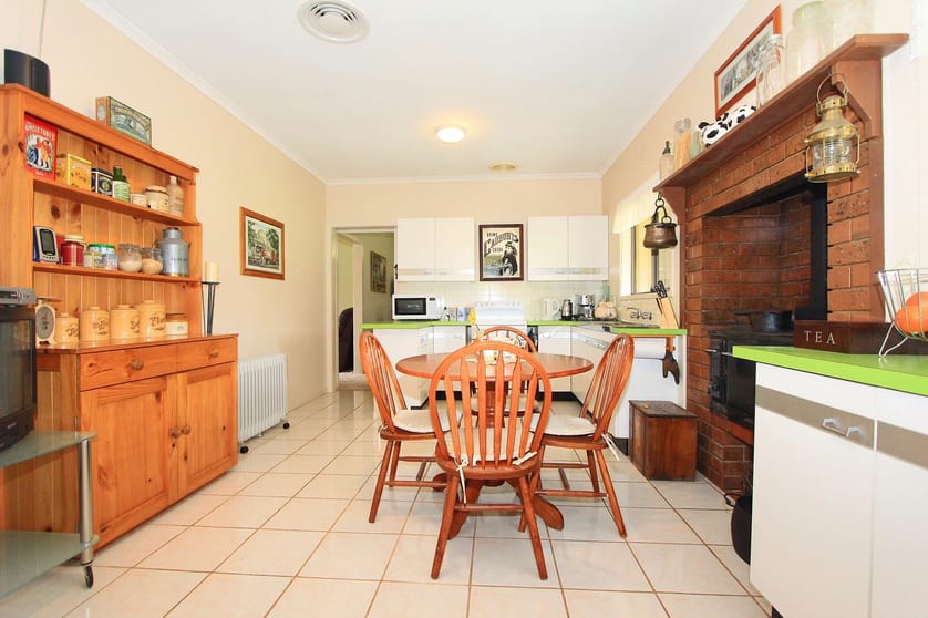 Click to view all images 240 Heathcote Redesdale Road Heathcote VIC 3523 - Image 3