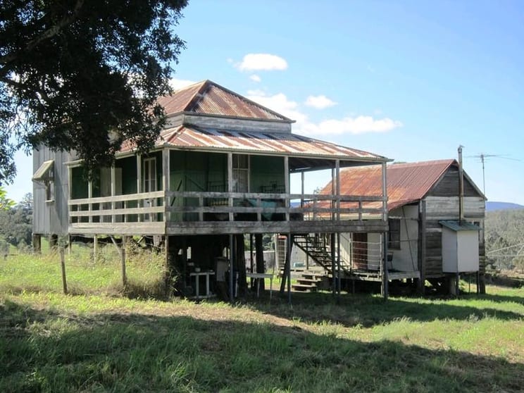 Click to view all images 563 Riverside Drive Pine Mountain QLD 4306 - Image 3