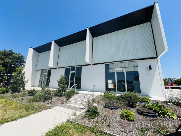 Showrooms / Bulky Goods commercial property for sale at Coopers Plains QLD 4108