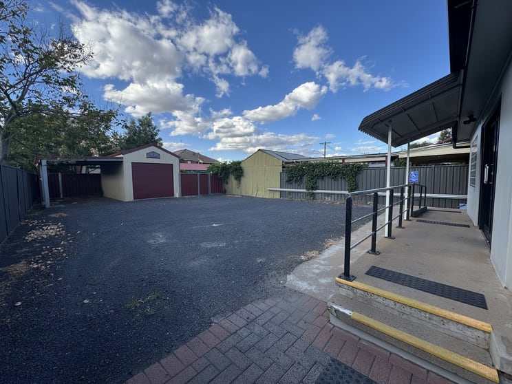 Medical / Consulting commercial property for lease at 8 Arthur Street Dubbo NSW 2830 Medical / Consulting commercial property for lease at 8 Arthur Street Dubbo NSW 2830