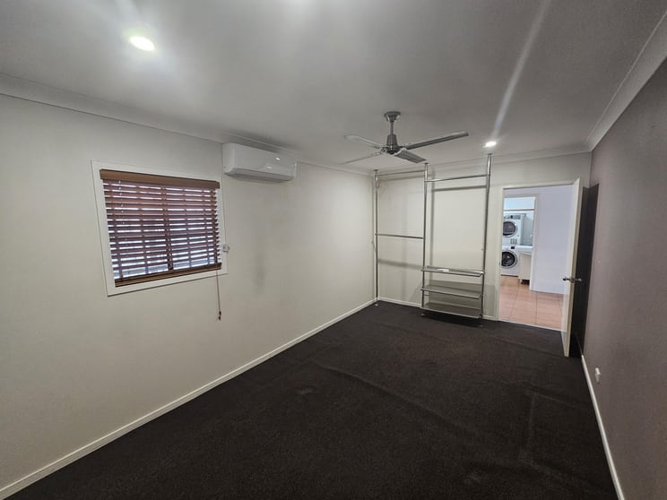 Factory, Warehouse & Industrial commercial property for lease at 36/215 Brisbane Road Biggera Waters QLD 4216 Factory, Warehouse & Industrial commercial property for lease at 36/215 Brisbane Road Biggera Waters QLD 4216