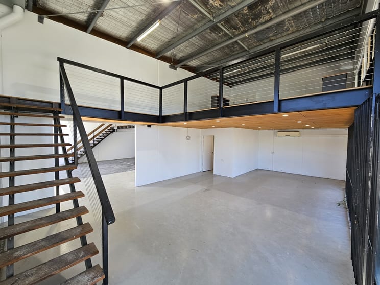 Factory, Warehouse & Industrial commercial property for lease at Currumbin Waters QLD 4223