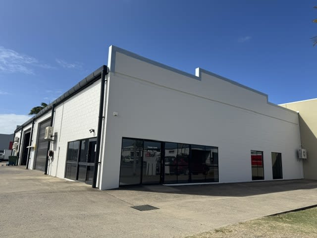 Showrooms / Bulky Goods commercial property for lease at 7 B Progress Drive Paget QLD 4740