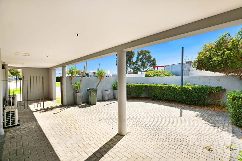 Factory, Warehouse & Industrial commercial property for lease at 24 Glassford Road Kewdale WA 6105