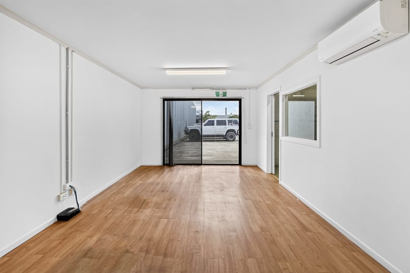 Factory, Warehouse & Industrial commercial property for sale at 6/11 Commerce Circuit Yatala QLD 4207