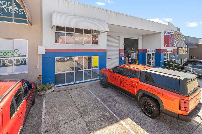 Showrooms / Bulky Goods commercial property for sale at 5/168-170 Redland Bay Road Capalaba QLD 4157