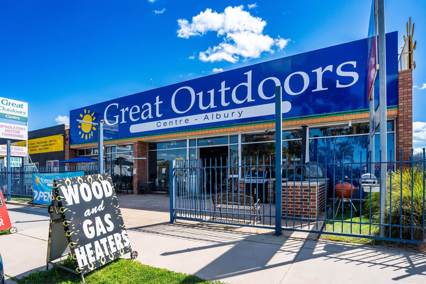 Shop & Retail commercial property for sale at 415 Wagga Road Lavington NSW 2641 Shop & Retail commercial property for sale at 415 Wagga Road Lavington NSW 2641