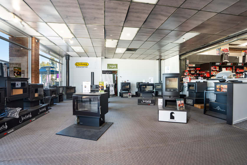 Shop & Retail commercial property for sale at 415 Wagga Road Lavington NSW 2641 Shop & Retail commercial property for sale at 415 Wagga Road Lavington NSW 2641