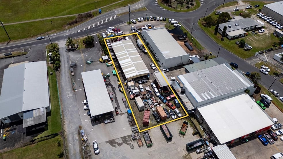 Factory, Warehouse & Industrial commercial property for sale at 105 McGregor Road Smithfield QLD 4878