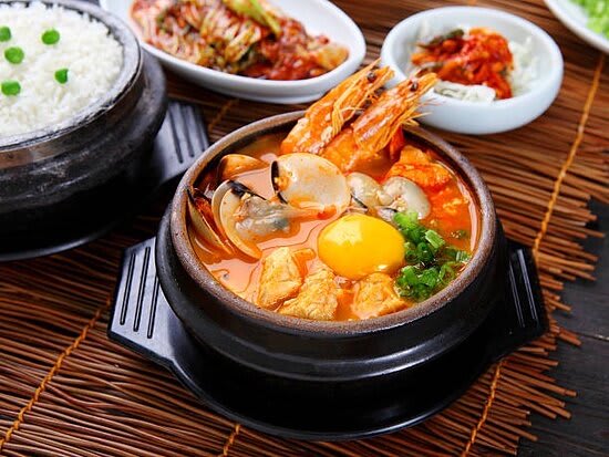 Long running famous Korean take-way restaurant on busy dining strip in Chadstone Long running famous Korean take-way restaurant on busy dining strip in Chadstone