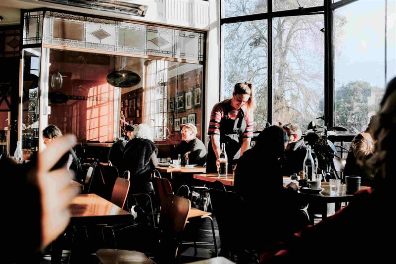 Well-known Specialty Cafe *Takings $10,000 pw *3 Bedroom dwelling[2210281]