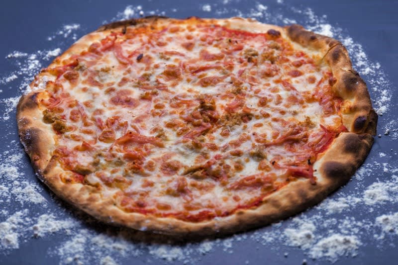 Established Pizza Business Opportunity  Prime Shopping Strip Location [2607091]