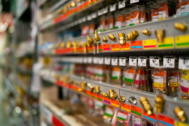 Long established specialised hardware Wholesale and Retail business Ref: 1253