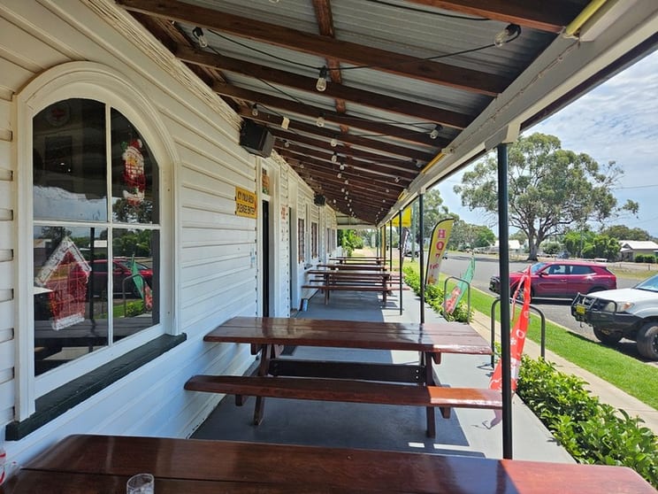 Freehold Hotel for Sale - Royal Hotel, Tambar Springs Freehold Hotel for Sale - Royal Hotel, Tambar Springs