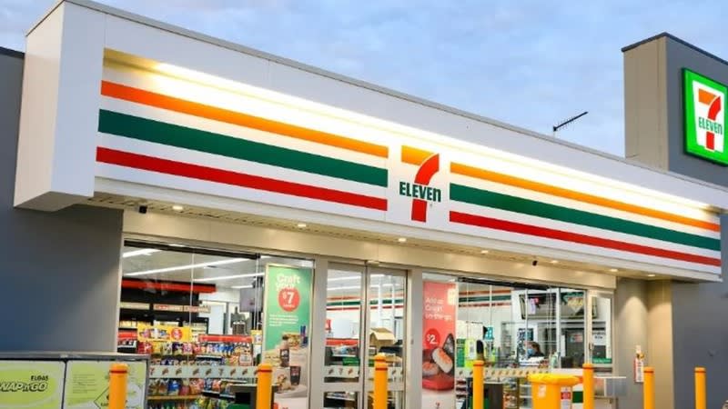"Be Part of Australia's Best and Biggest Franchise! 7-Eleven! Great Profits!" "Be Part of Australia's Best and Biggest Franchise! 7-Eleven! Great Profits!"