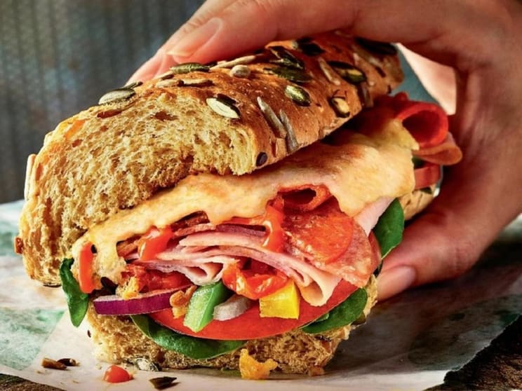 Subway Townsville, Remodeled! Busy location, Long lease, Low rent, Keenly priced!