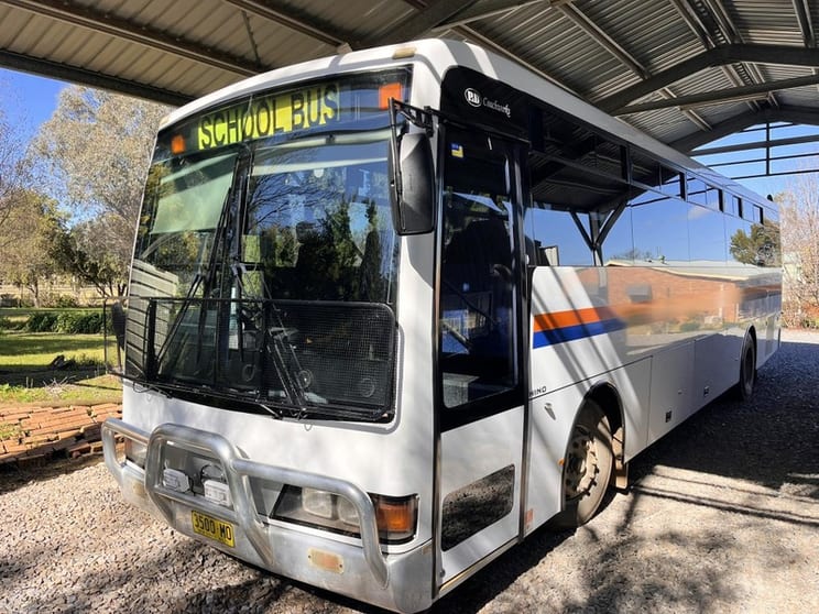 (5YR + 5YR CONTRACT INC) Long-standing and reputable business - Woodstock Bus Service. Miminimal hours + the perks of school holidays