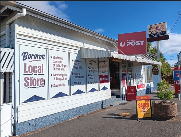 Highway convenience store/ Post Office also has a home & extra shop to let