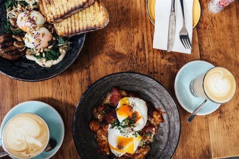 Price Reduced to Sell - Landmark Pakington St Café Price Reduced to Sell - Landmark Pakington St Café