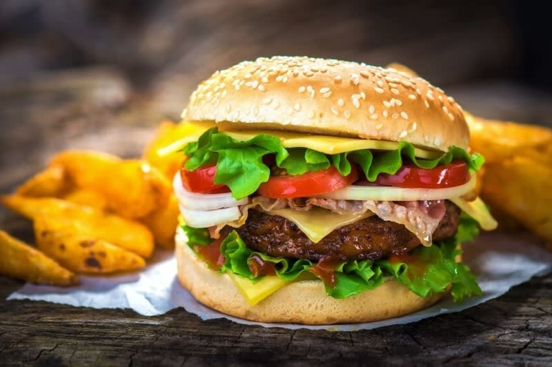 High-Traffic Burger Store in Major Shopping Centre  Huge Growth Potential [2603081]