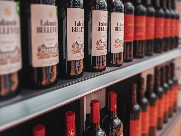 Prime Location Liquor Store  Fully Equipped, Licensed & Ready to Trade [2604163]