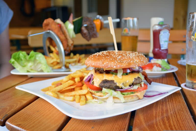 Stunning Café with Liquor Licence - Prime Wembley Location Stunning Café with Liquor Licence - Prime Wembley Location
