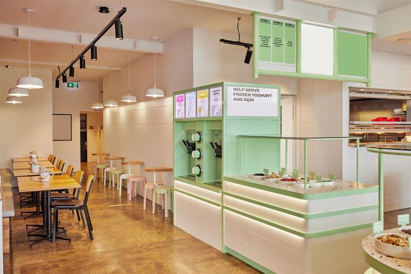 Iconic Seafood / Burger / Yoghurt & Gelato Restaurant Iconic Seafood / Burger / Yoghurt & Gelato Restaurant